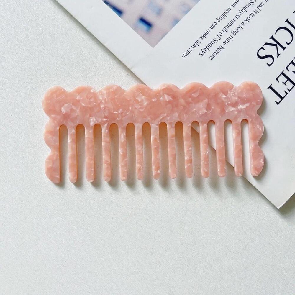 Wavy Style Hair Comb in Pink